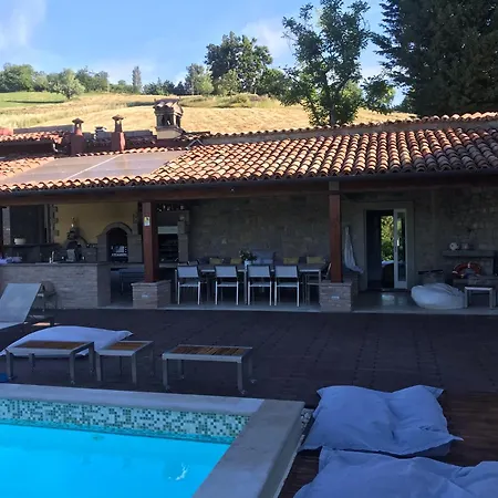 Agriturismo I Tassoni Фермерский дом *